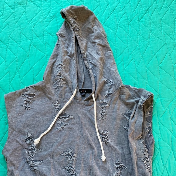 Crop-top sleeveless hoodie - Picture 1 of 1